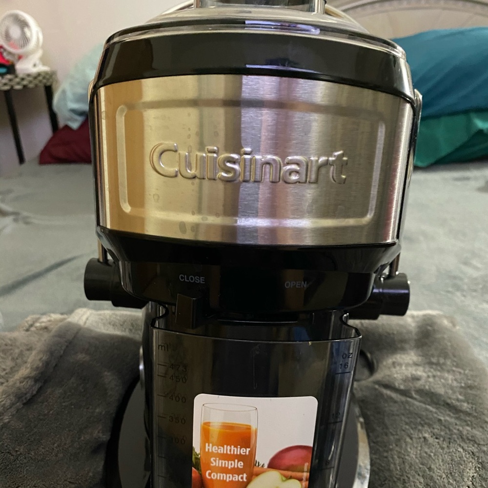 CUISINART FRUIT JUICER